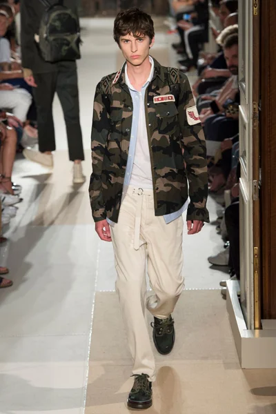 Look 27